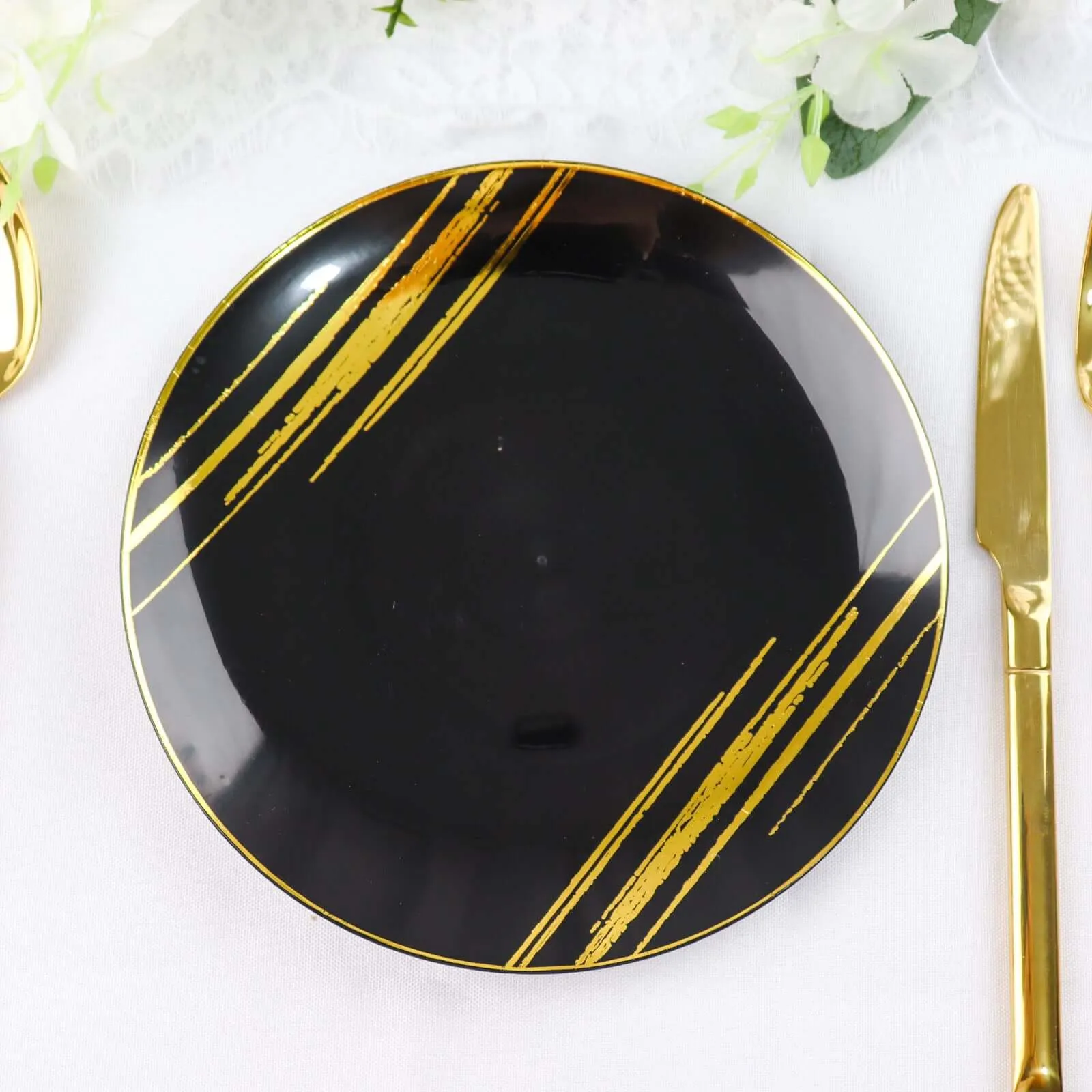 10 Pack Black and Gold Brush Stroked 7" Round Plastic Dessert Plates, Disposable Appetizer Salad Party Plates